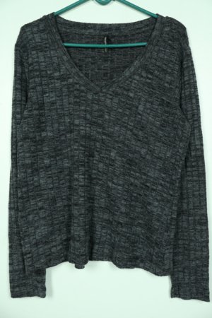 V- neck long sleeve top /sweater